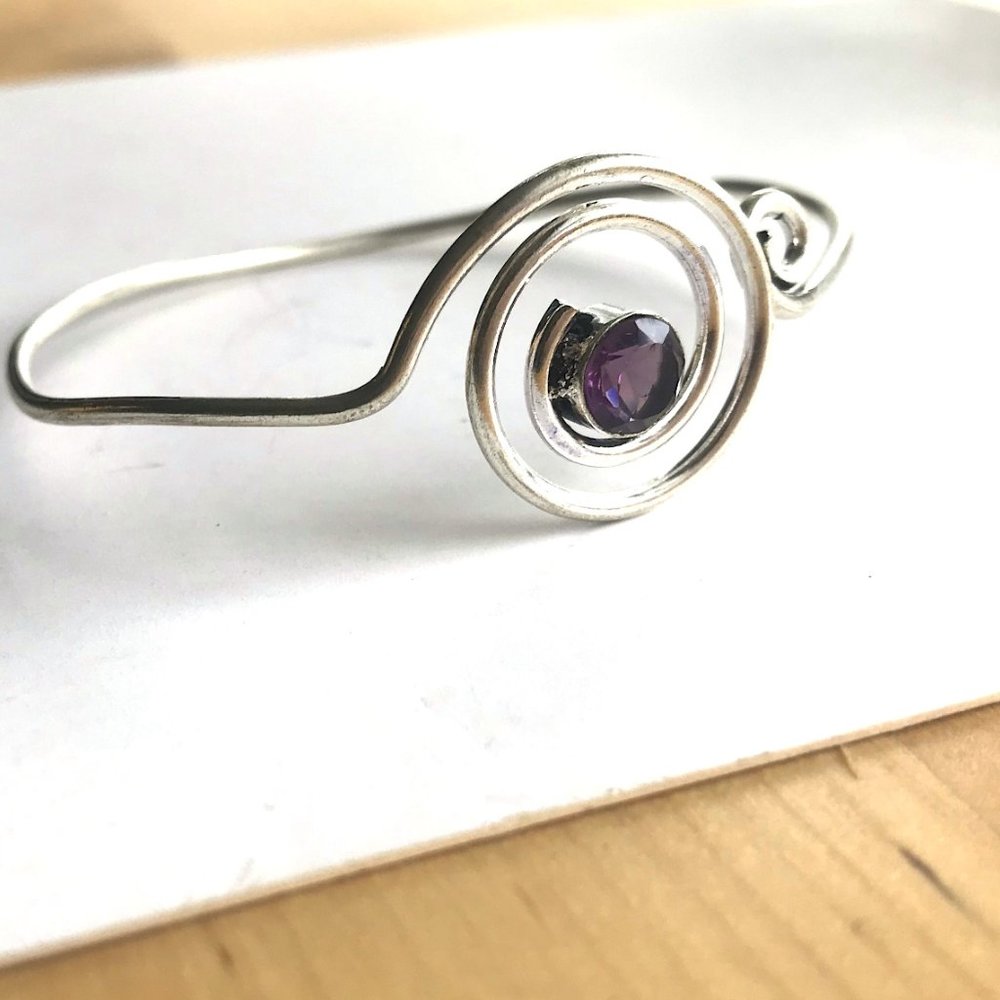 Unique wire cuff bracelet, Silver Swirl with Purple - Picture 4 of 12